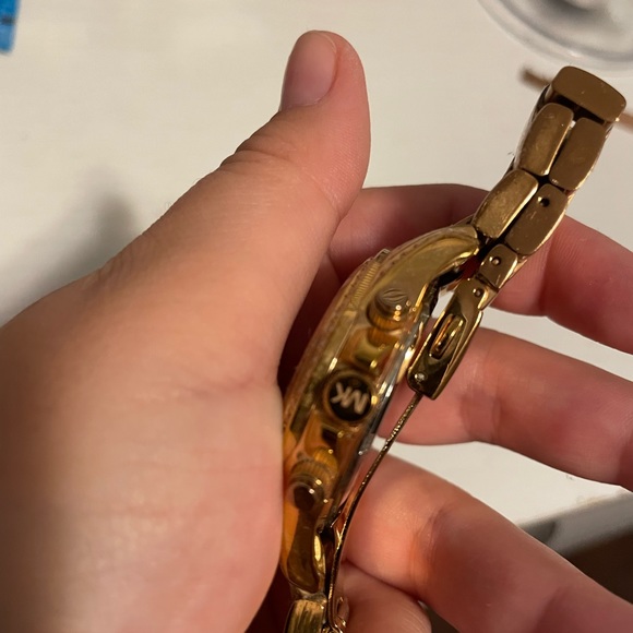 Michael Kors rose gold watch - Picture 4 of 4